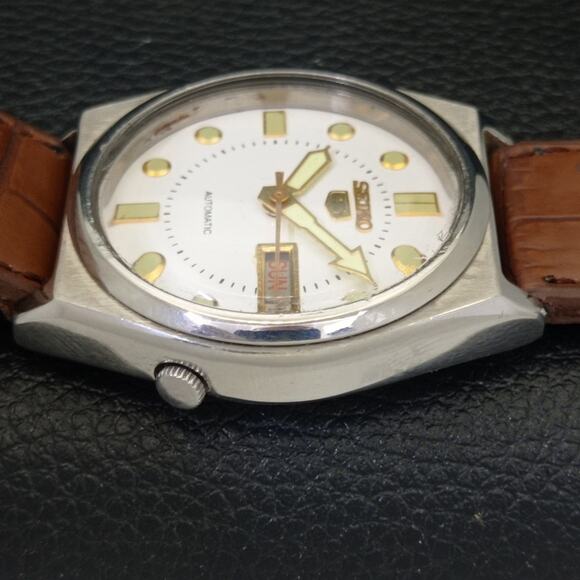 Vintage 1971 Seiko Automatic Mens Silver Watch W/daydate & Green accents - Picture 5 of 8